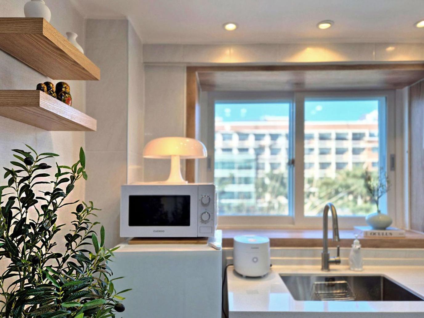 Guest house Window *