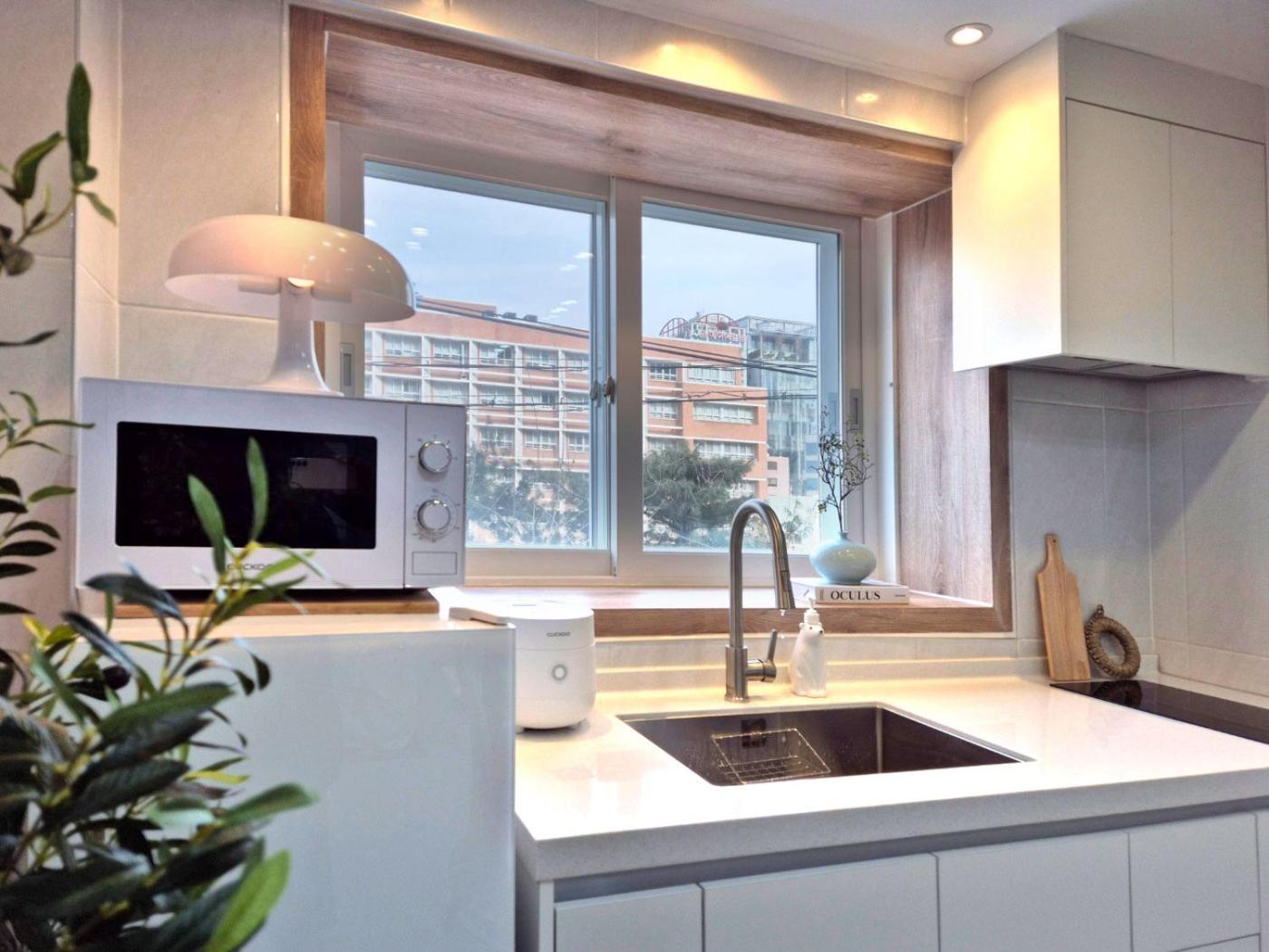 Guest house Window *