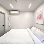 Stay Window